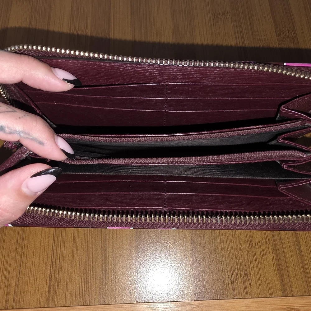 Gucci Wallet | Heart Print Wallet - Purple and Pink - Picture 6 of 7